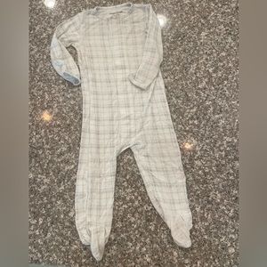 Magnetic Me Onesie 6-9 months